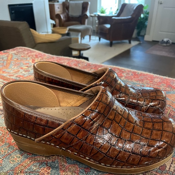 Sanita, Size 40, Brown, Reptile Print, Clog, Good condition - Picture 2 of 4